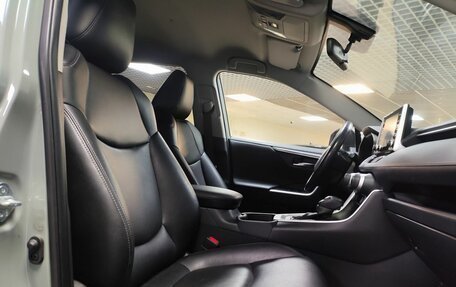Toyota RAV4, 2019 год, 3 170 000 рублей, 13 фотография