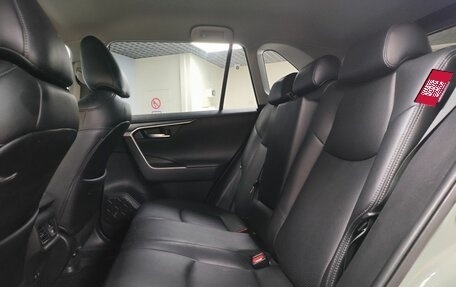 Toyota RAV4, 2019 год, 3 170 000 рублей, 11 фотография