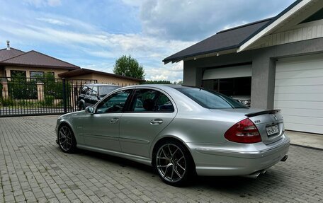 Mercedes-Benz E-Класс AMG, 2003 год, 2 100 000 рублей, 3 фотография