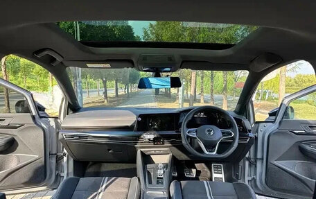 Volkswagen Golf VIII, 2023 год, 1 400 000 рублей, 6 фотография