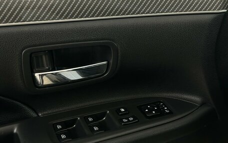Mitsubishi Outlander III рестайлинг 3, 2018 год, 2 370 000 рублей, 11 фотография
