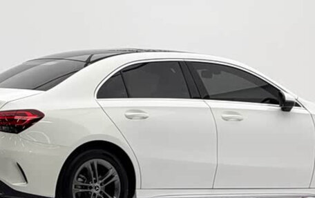 Mercedes-Benz A-Класс, 2022 год, 2 500 000 рублей, 4 фотография
