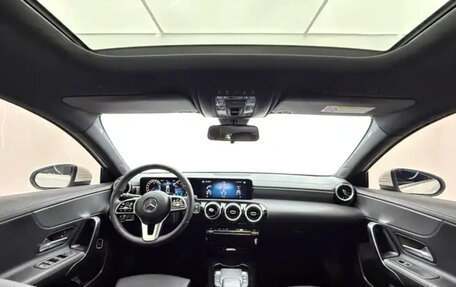 Mercedes-Benz A-Класс, 2022 год, 2 500 000 рублей, 8 фотография