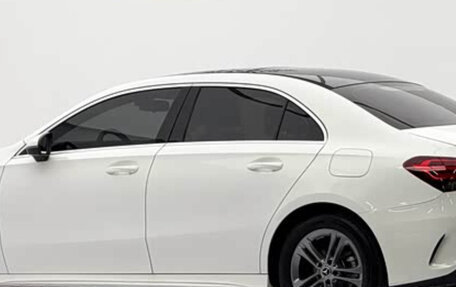 Mercedes-Benz A-Класс, 2022 год, 2 500 000 рублей, 6 фотография