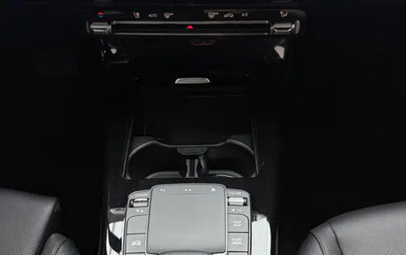 Mercedes-Benz A-Класс, 2022 год, 2 500 000 рублей, 11 фотография