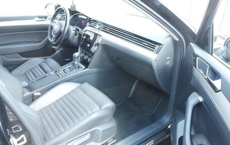 Volkswagen Passat B8 рестайлинг, 2019 год, 2 880 000 рублей, 20 фотография