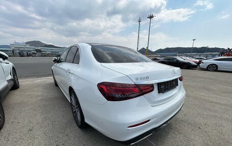 Mercedes-Benz E-Класс, 2022 год, 5 790 000 рублей, 6 фотография