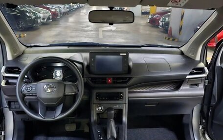 Toyota Avanza, 2023 год, 1 990 000 рублей, 11 фотография