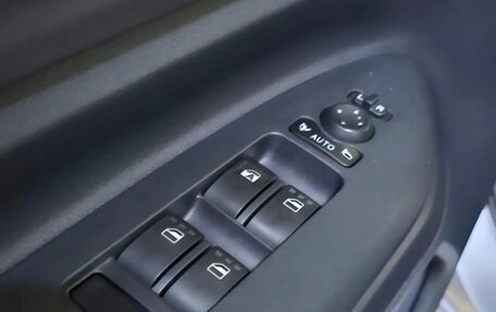 Toyota Avanza, 2023 год, 1 990 000 рублей, 14 фотография