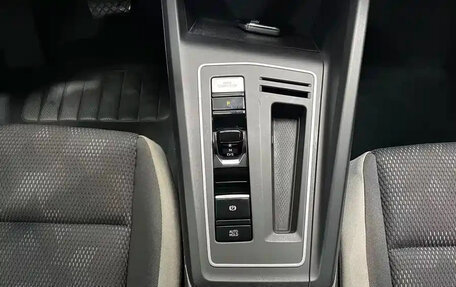 Volkswagen Golf VIII, 2023 год, 1 340 000 рублей, 12 фотография