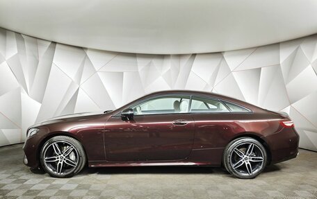 Mercedes-Benz E-Класс, 2019 год, 4 450 000 рублей, 5 фотография