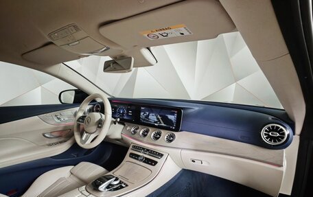 Mercedes-Benz E-Класс, 2019 год, 4 450 000 рублей, 13 фотография