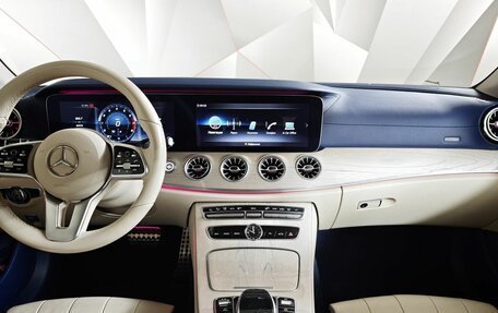 Mercedes-Benz E-Класс, 2019 год, 4 450 000 рублей, 15 фотография