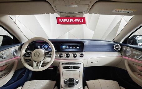 Mercedes-Benz E-Класс, 2019 год, 4 450 000 рублей, 14 фотография