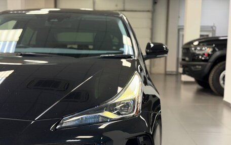 Toyota Prius IV XW50, 2019 год, 1 890 000 рублей, 14 фотография