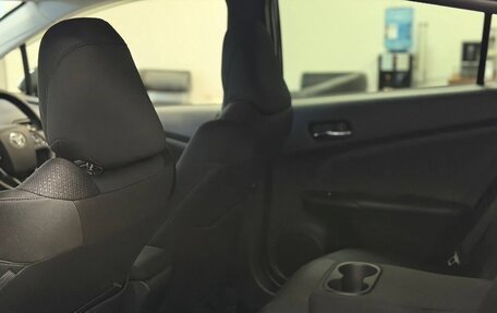 Toyota Prius IV XW50, 2019 год, 1 890 000 рублей, 12 фотография