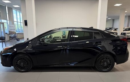 Toyota Prius IV XW50, 2019 год, 1 890 000 рублей, 2 фотография