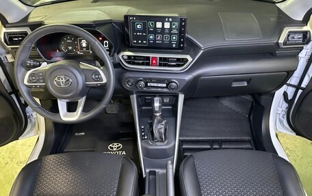 Toyota Raize I, 2023 год, 1 890 000 рублей, 9 фотография
