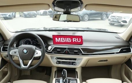 BMW 7 серия, 2016 год, 3 490 000 рублей, 13 фотография