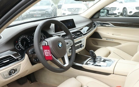 BMW 7 серия, 2016 год, 3 490 000 рублей, 14 фотография