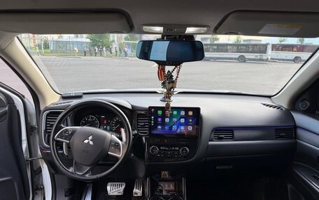Mitsubishi Outlander III рестайлинг 3, 2013 год, 1 650 000 рублей, 9 фотография