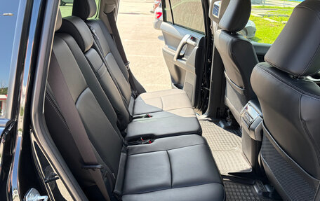 Toyota Land Cruiser Prado 150 рестайлинг 2, 2020 год, 8 200 000 рублей, 11 фотография