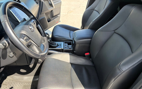 Toyota Land Cruiser Prado 150 рестайлинг 2, 2020 год, 8 200 000 рублей, 9 фотография