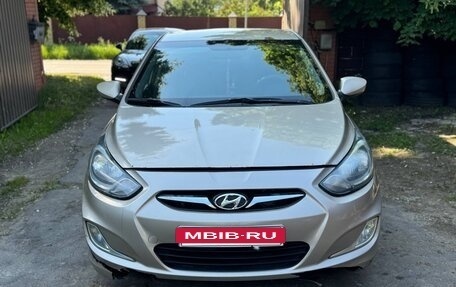 Hyundai Solaris II рестайлинг, 2012 год, 520 000 рублей, 3 фотография