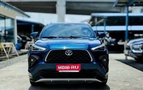 Toyota Yaris Cross, 2024 год, 2 300 000 рублей, 2 фотография