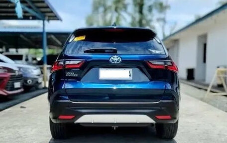 Toyota Yaris Cross, 2024 год, 2 300 000 рублей, 8 фотография