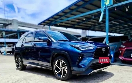 Toyota Yaris Cross, 2024 год, 2 300 000 рублей, 3 фотография