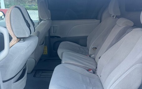 Toyota Sienna III, 2011 год, 2 050 000 рублей, 7 фотография