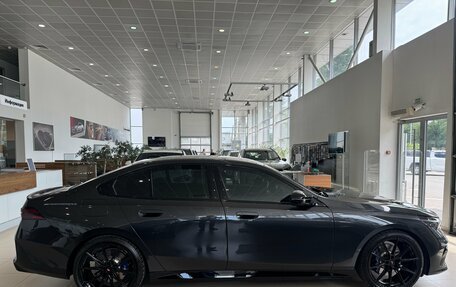 BMW 5 серия, 2023 год, 6 990 000 рублей, 6 фотография
