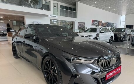 BMW 5 серия, 2023 год, 6 990 000 рублей, 5 фотография