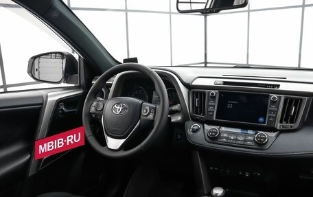 Toyota RAV4, 2019 год, 2 690 000 рублей, 7 фотография