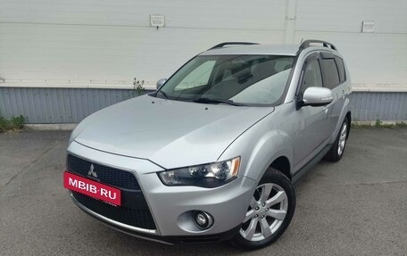 Mitsubishi Outlander III рестайлинг 3, 2011 год, 1 315 000 рублей, 2 фотография