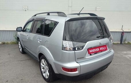 Mitsubishi Outlander III рестайлинг 3, 2011 год, 1 315 000 рублей, 4 фотография
