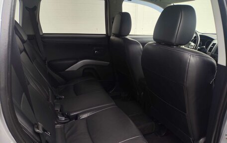 Mitsubishi Outlander III рестайлинг 3, 2011 год, 1 315 000 рублей, 13 фотография