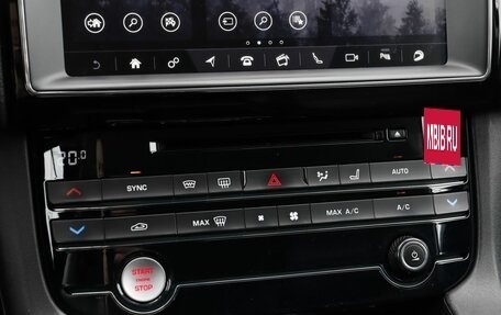 Jaguar F-Pace, 2016 год, 2 390 000 рублей, 16 фотография