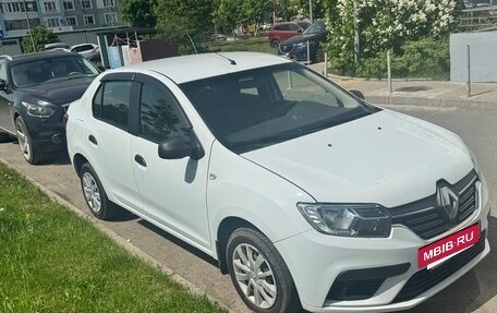 Renault Logan II, 2018 год, 599 000 рублей, 2 фотография