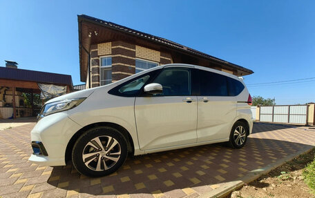Honda Freed II, 2022 год, 1 390 000 рублей, 7 фотография