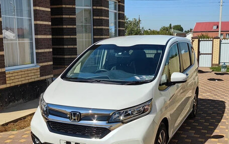 Honda Freed II, 2022 год, 1 390 000 рублей, 8 фотография