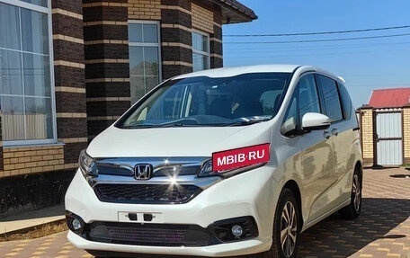 Honda Freed II, 2022 год, 1 390 000 рублей, 3 фотография