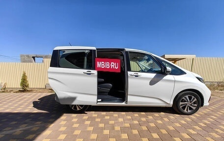 Honda Freed II, 2022 год, 1 390 000 рублей, 5 фотография