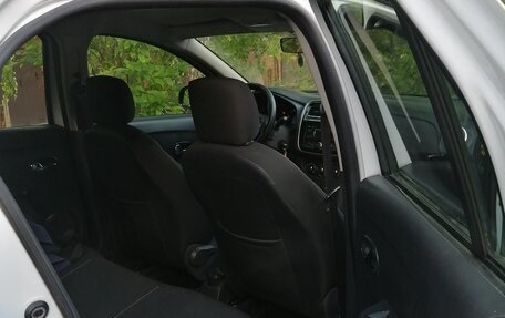 Renault Logan II, 2014 год, 750 000 рублей, 5 фотография