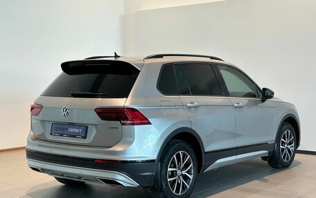 Volkswagen Tiguan II, 2019 год, 2 630 000 рублей, 2 фотография