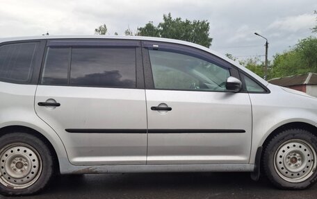 Volkswagen Touran III, 2011 год, 640 000 рублей, 4 фотография