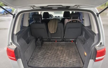 Volkswagen Touran III, 2011 год, 640 000 рублей, 6 фотография
