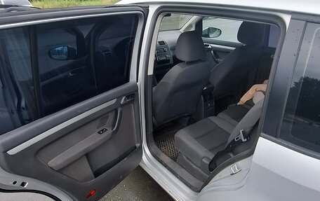 Volkswagen Touran III, 2011 год, 640 000 рублей, 9 фотография
