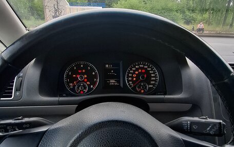 Volkswagen Touran III, 2011 год, 640 000 рублей, 10 фотография